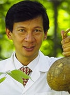 Dr. Wichai Cherdshewasart